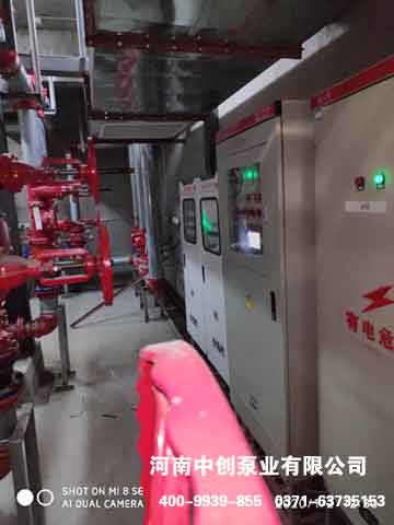 地下水泵房内，对消防泵巡检柜控制柜进行线路改造升级处理，以便实现正常运行功能