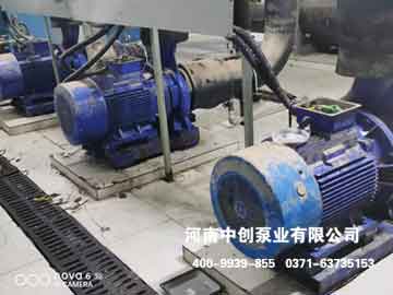 河南省郑州市南阳路升龙汇金维修管道增压泵。